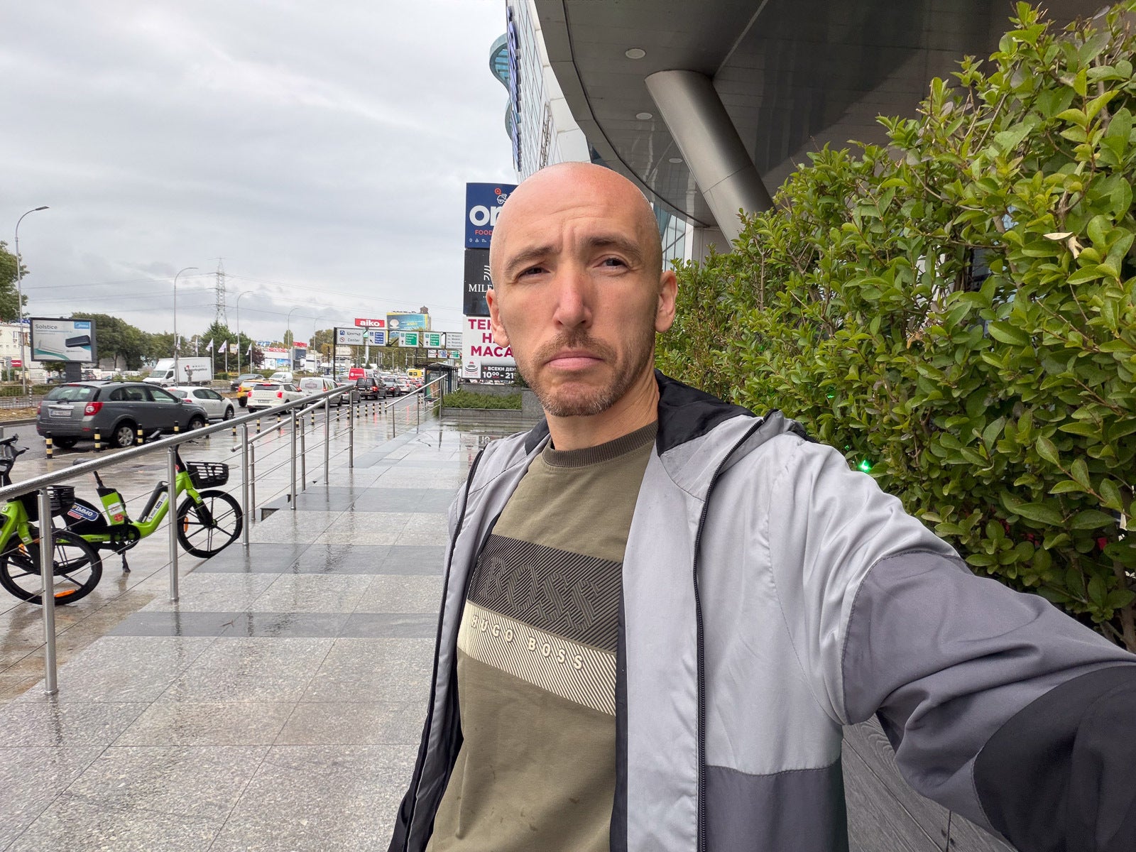 iPhone 17 Pro - Samsung Galaxy Z Flip 7 vs iPhone 17 Pro: What’s the smarter $1,099 buy in 2025?