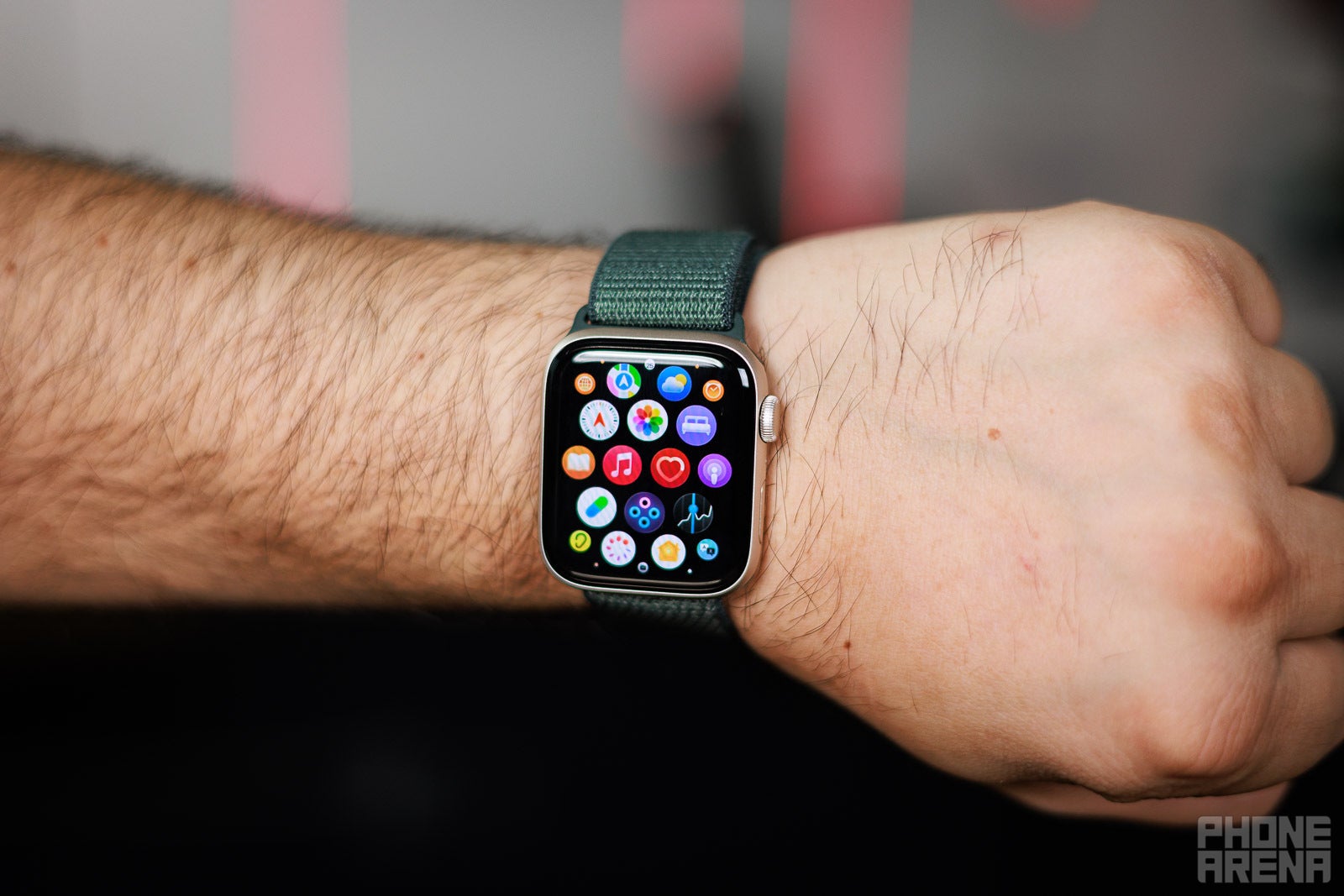 Apple Watch SE 3 review: looks outdated, but it's the best upgrade this year