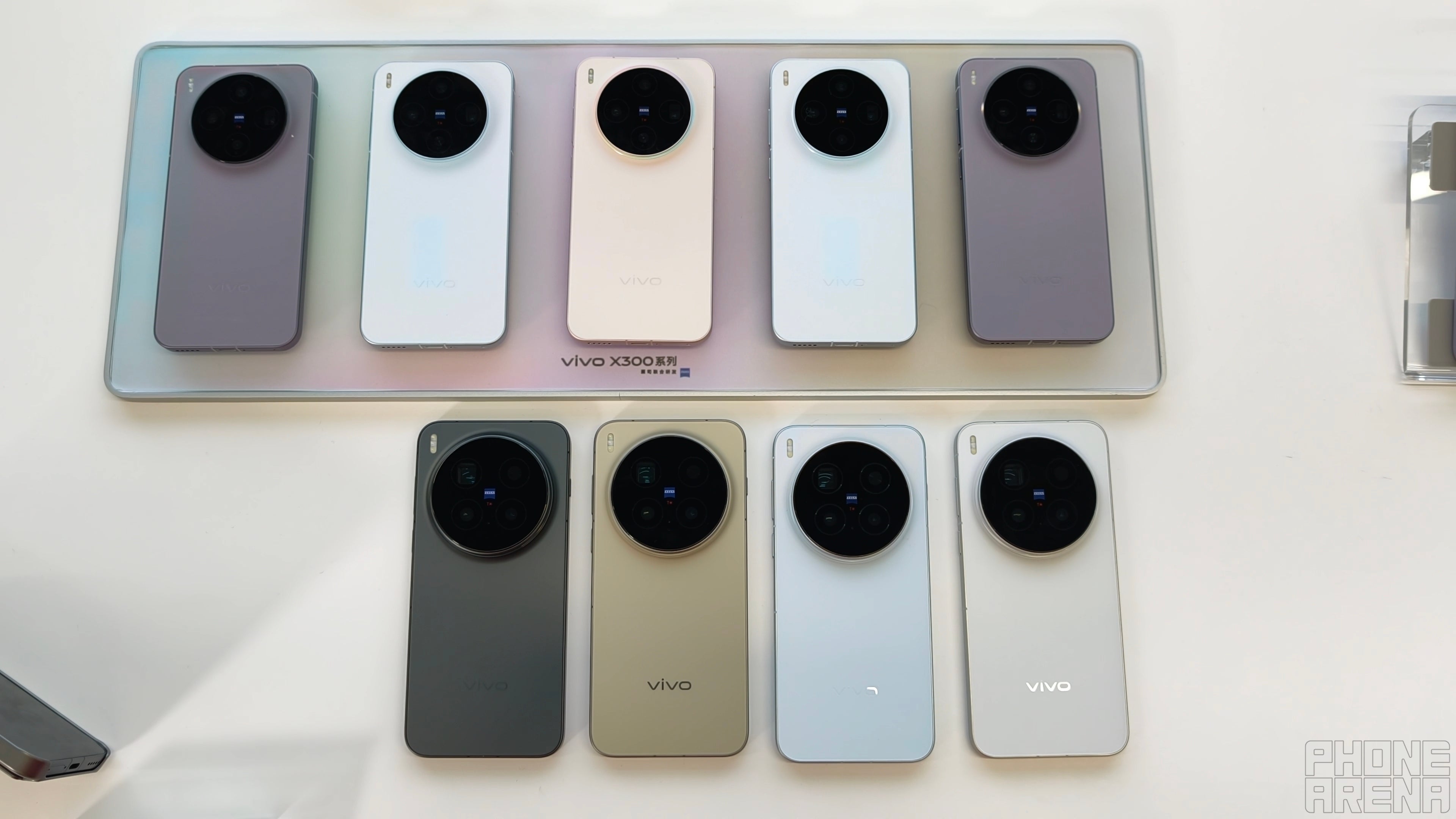 Vivo X300 colors on top, X300 Pro on bottom - Vivo X300 Pro review: I am the camera flagship now