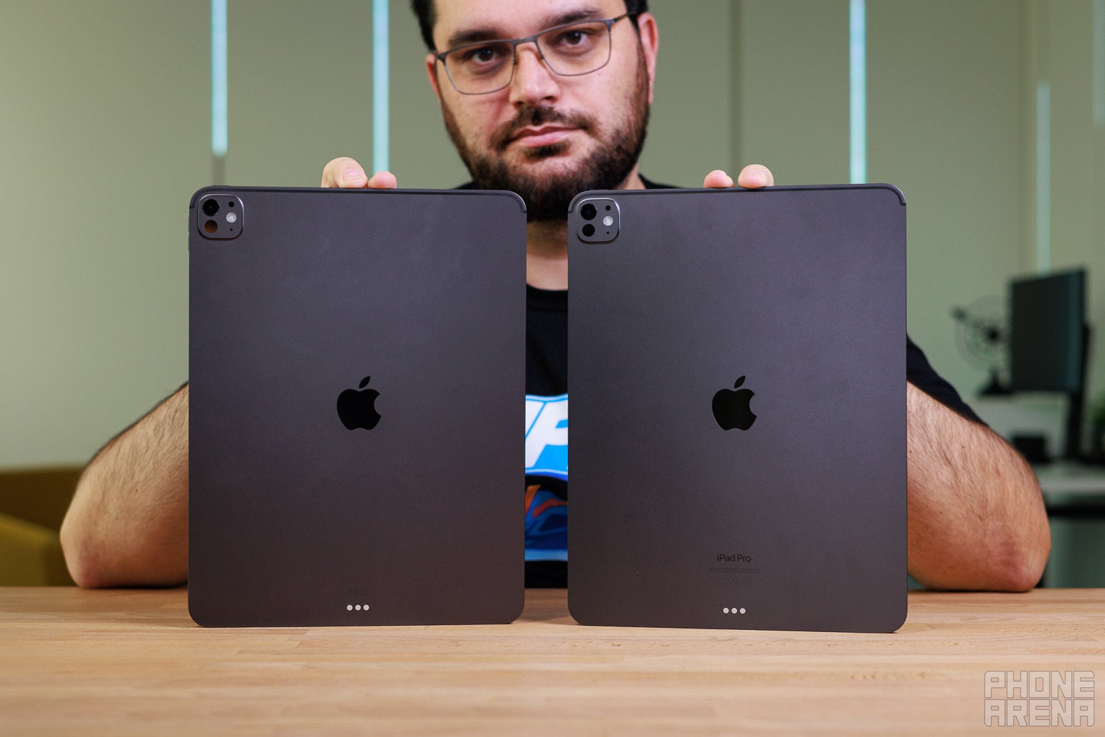 Apple iPad Pro 13-inch (M5) vs iPad Pro 13-inch (M4): The upgrade your M4 doesn't need!