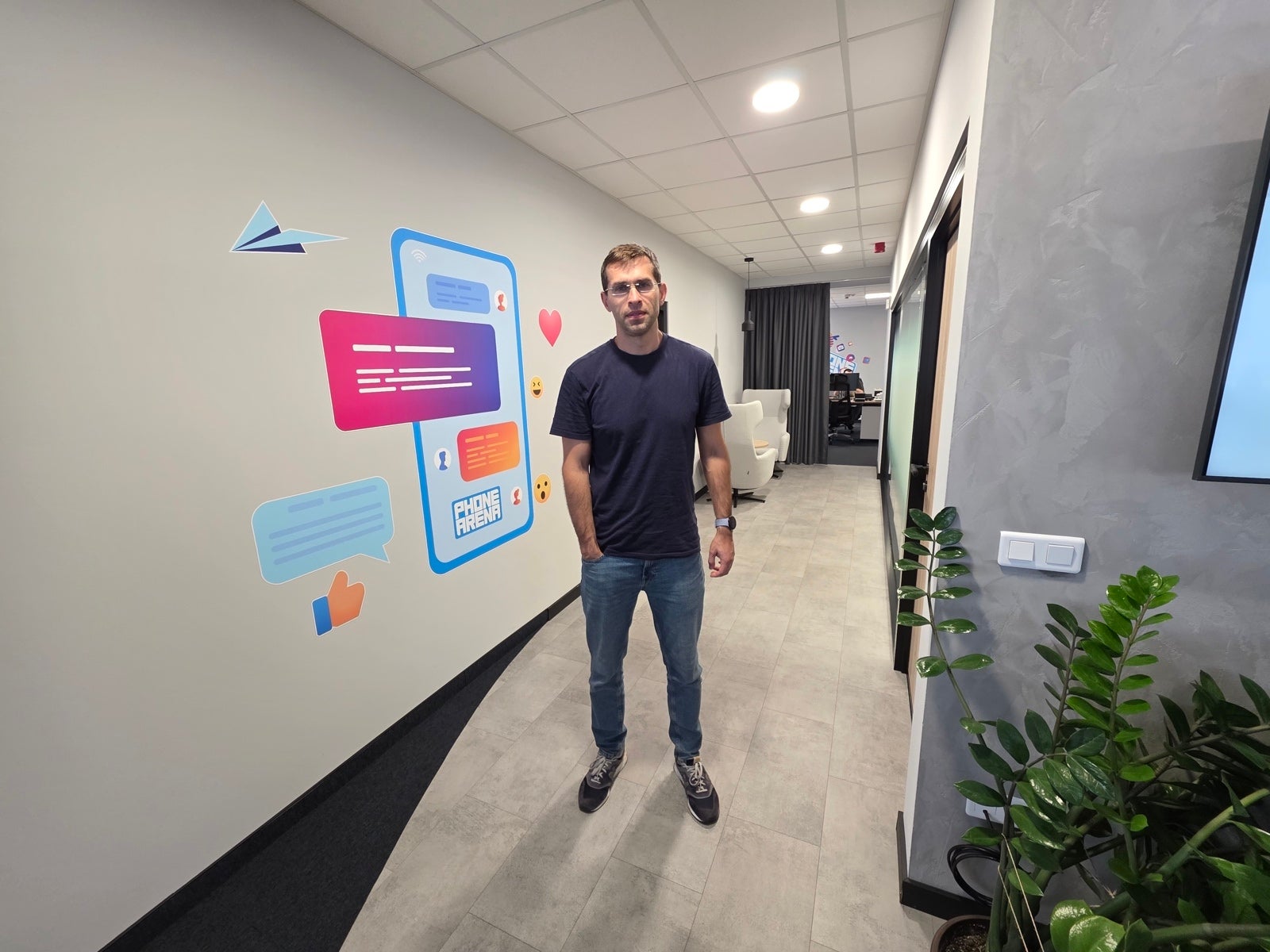 Galaxy S25 Ultra - OnePlus 15 vs Galaxy S25 Ultra: Samsung has been coasting on idle for far too long