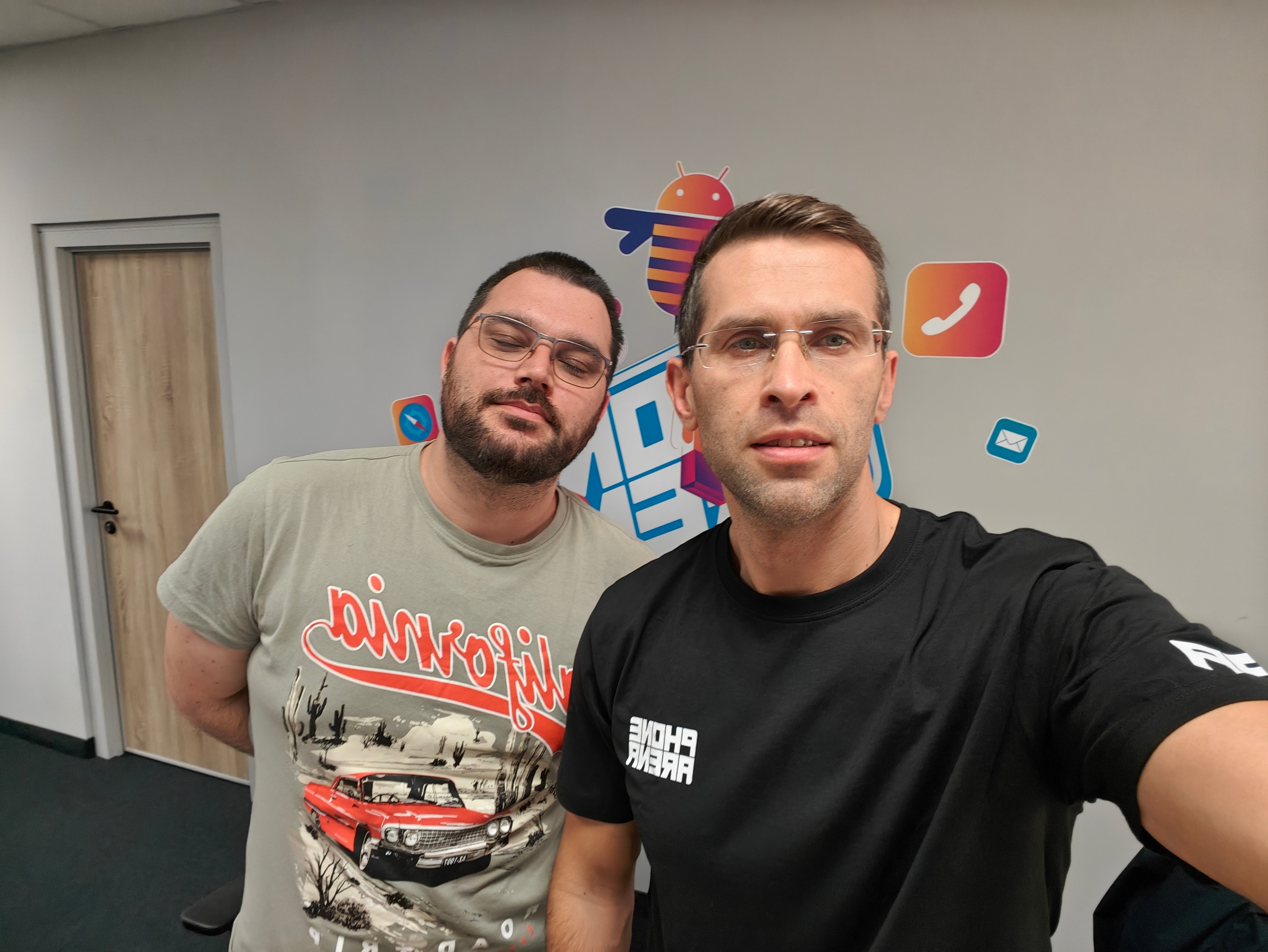 OnePlus 15 - OnePlus 15 vs Pixel 10 Pro XL: When brute power meets sophisticated AI