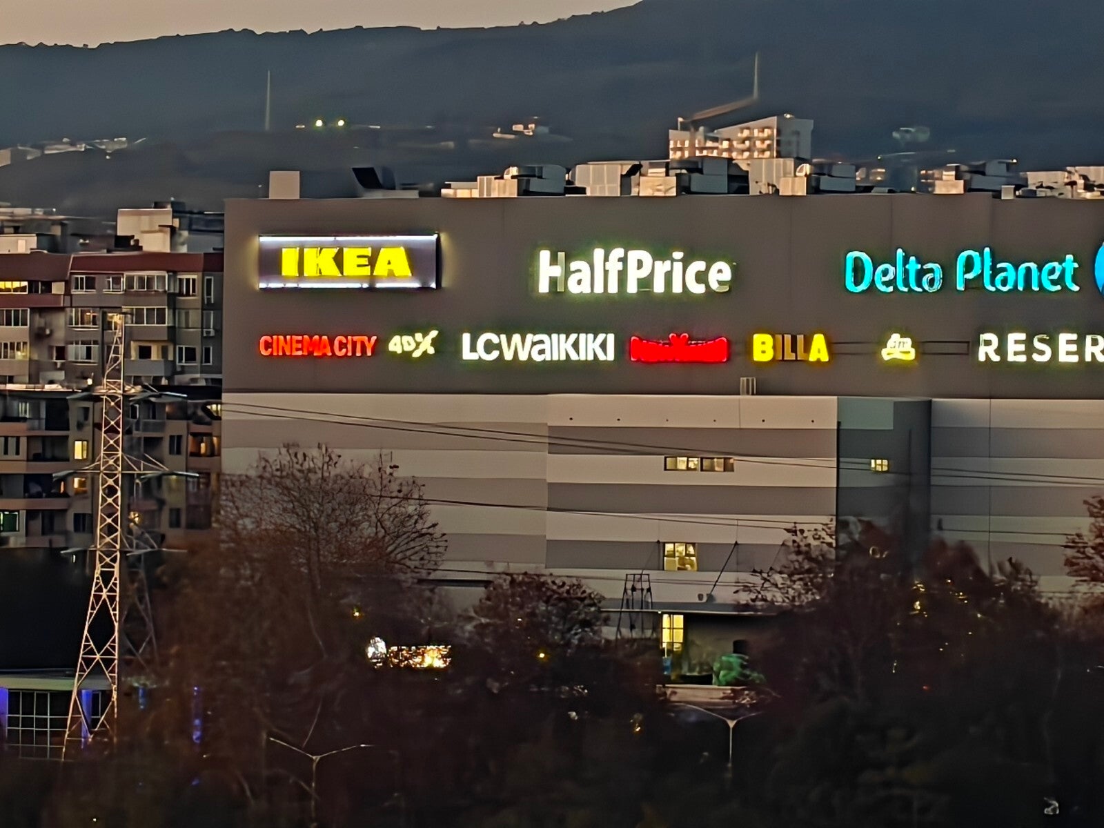 OnePlus 13 - OnePlus 15 vs OnePlus 13: Two numbers, one year apart