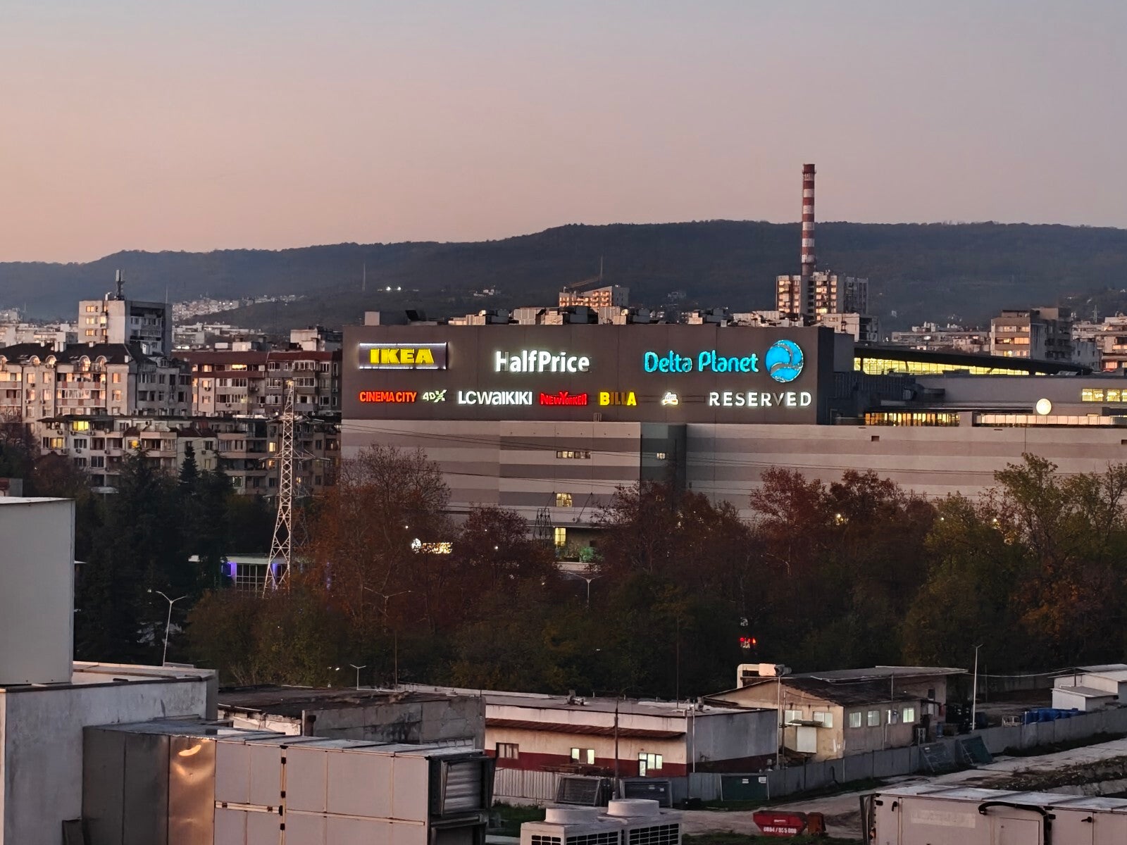 OnePlus 15 - OnePlus 15 vs OnePlus 12: Time to step into the future