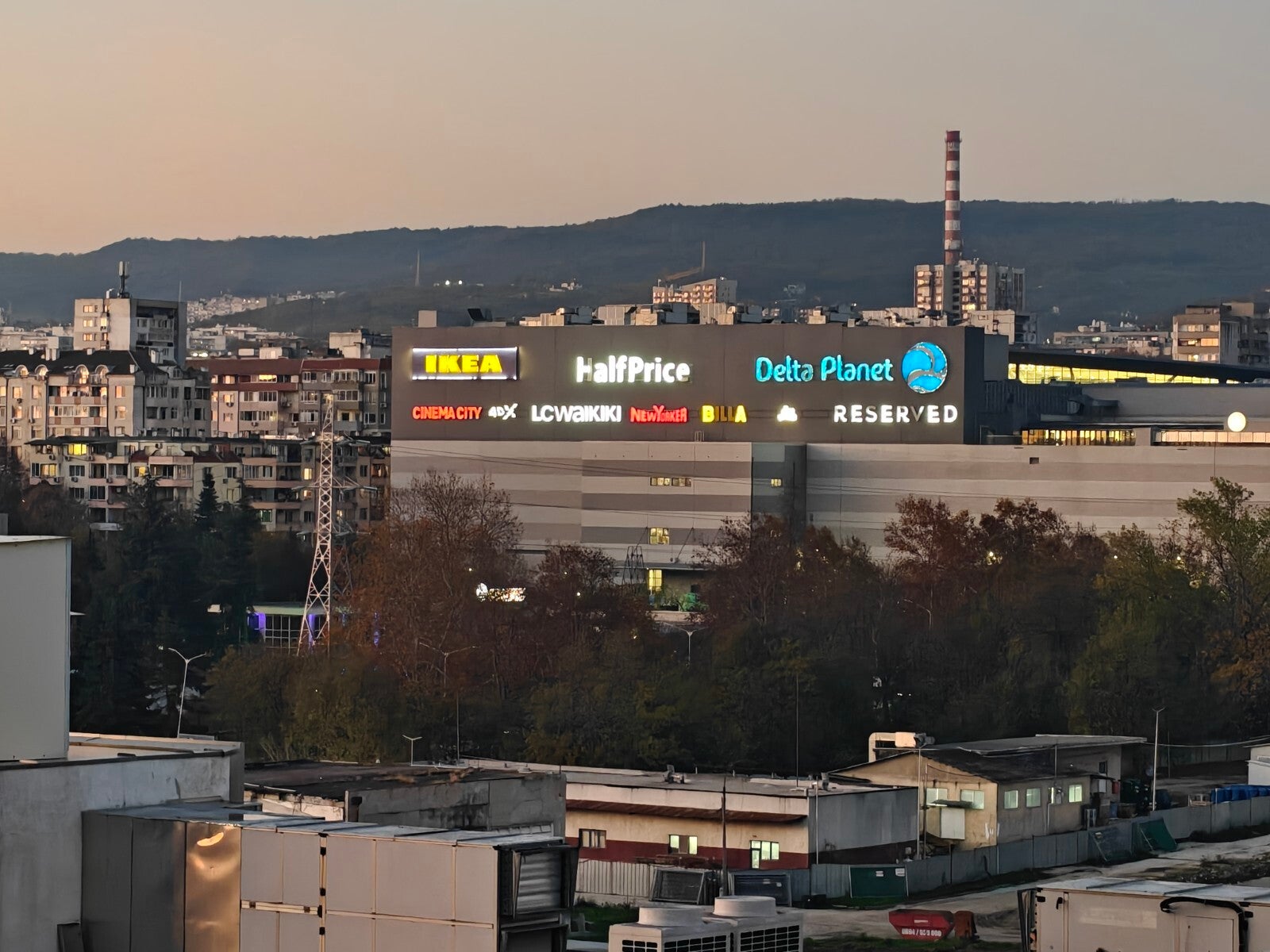 OnePlus 13 - OnePlus 15 vs OnePlus 13: Two numbers, one year apart