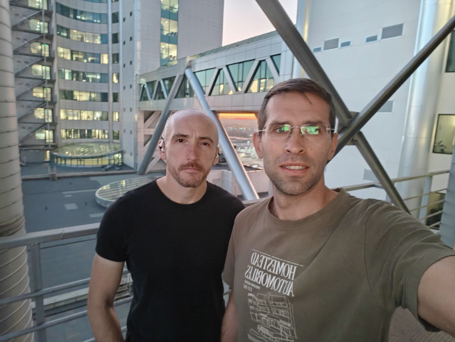 OnePlus 13 - OnePlus 15 vs OnePlus 13: Two numbers, one year apart