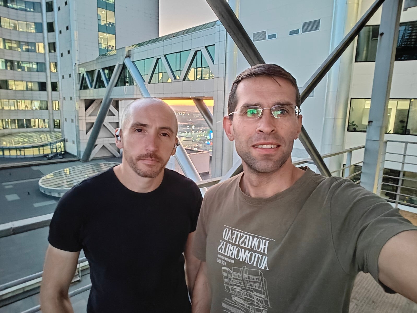 OnePlus 12 - OnePlus 15 vs OnePlus 12: Time to step into the future