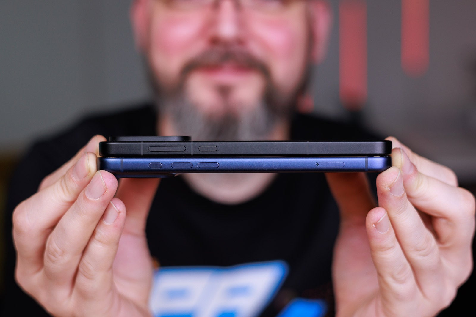 OnePlus 15 vs iPhone 17 Pro Max: A worthy rival!