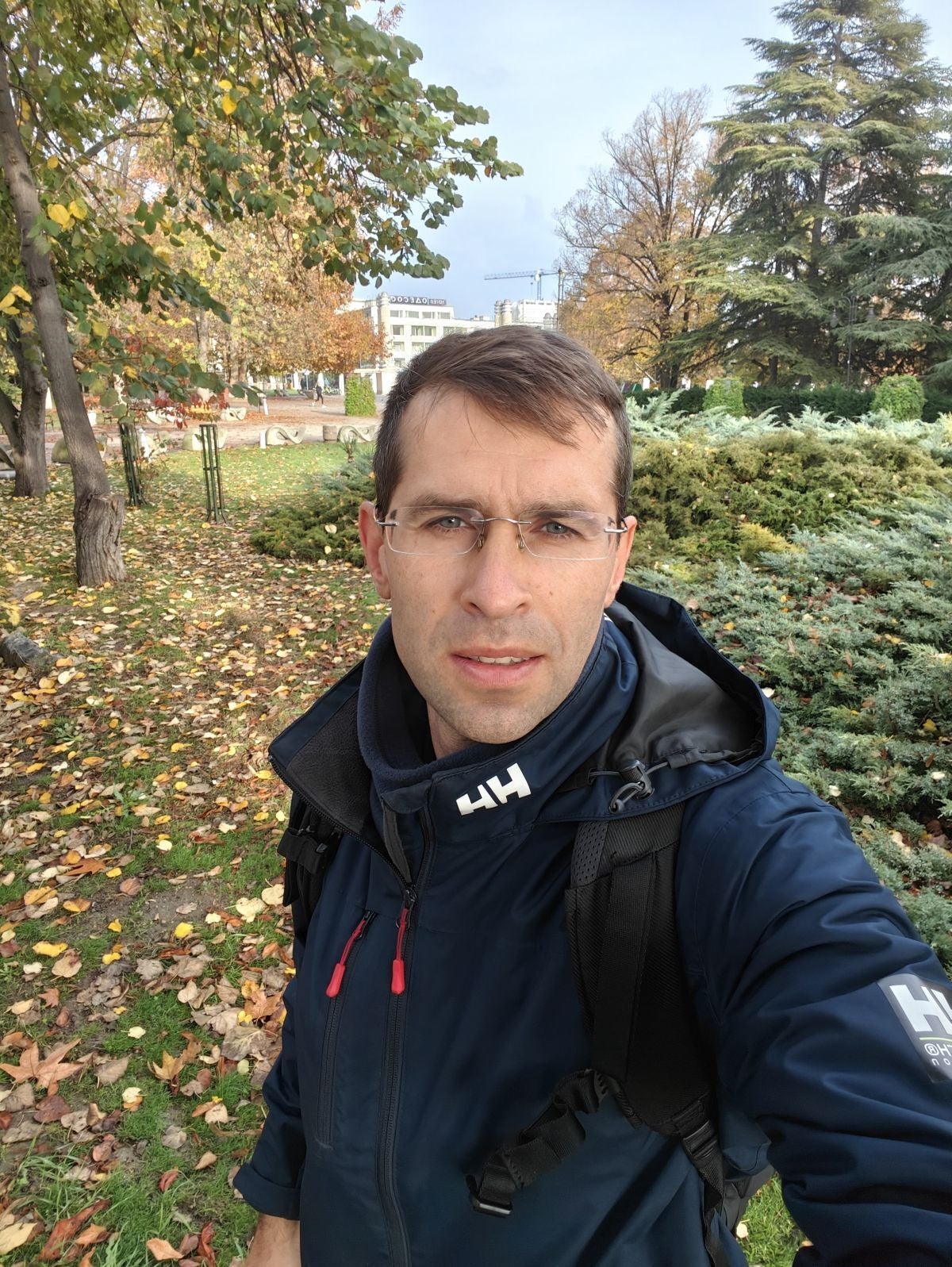 OnePlus 15 - OnePlus 15 vs iPhone 17 Pro Max: A worthy rival!