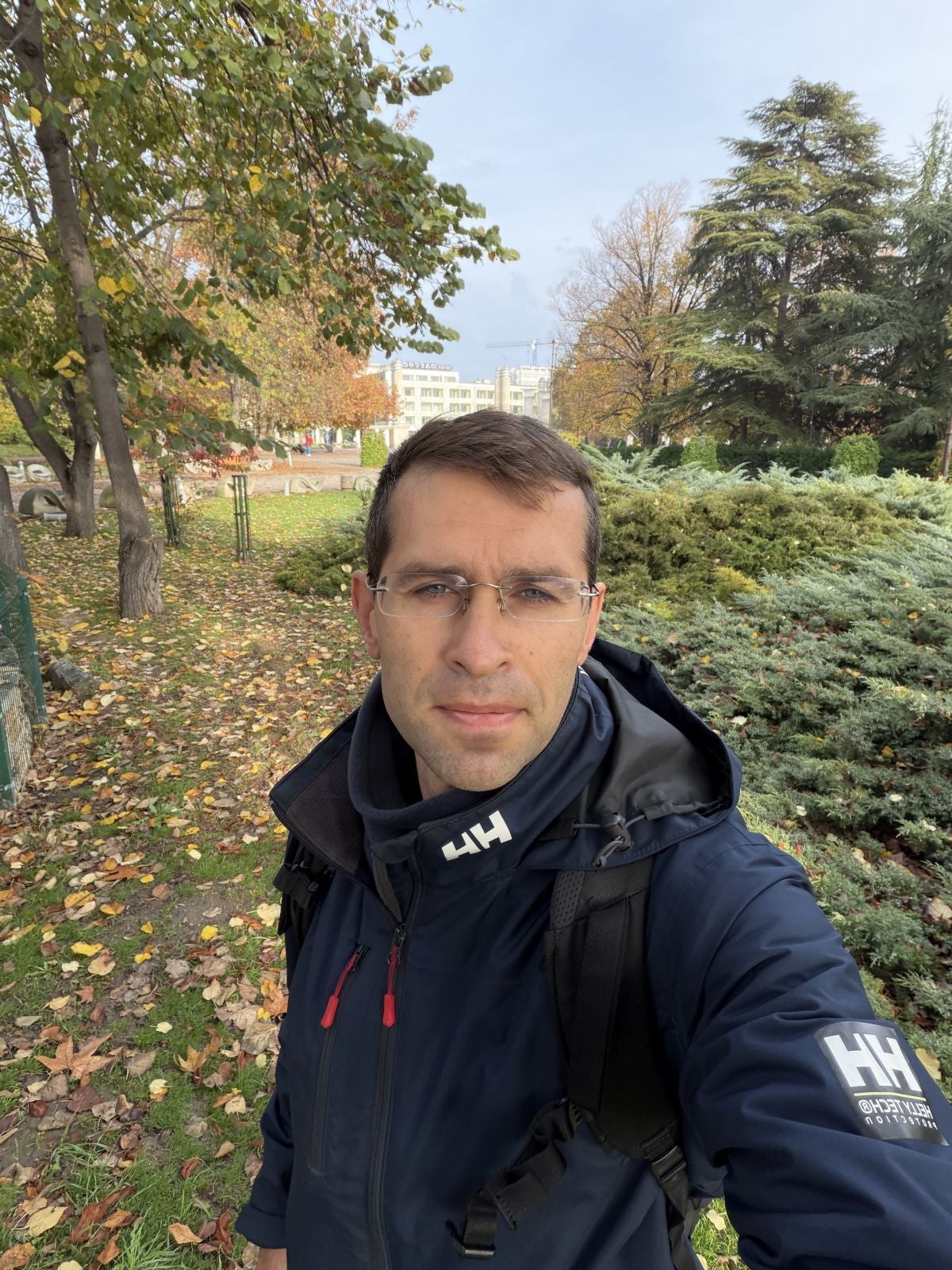 iPhone 17 Pro Max - OnePlus 15 vs iPhone 17 Pro Max: A worthy rival!