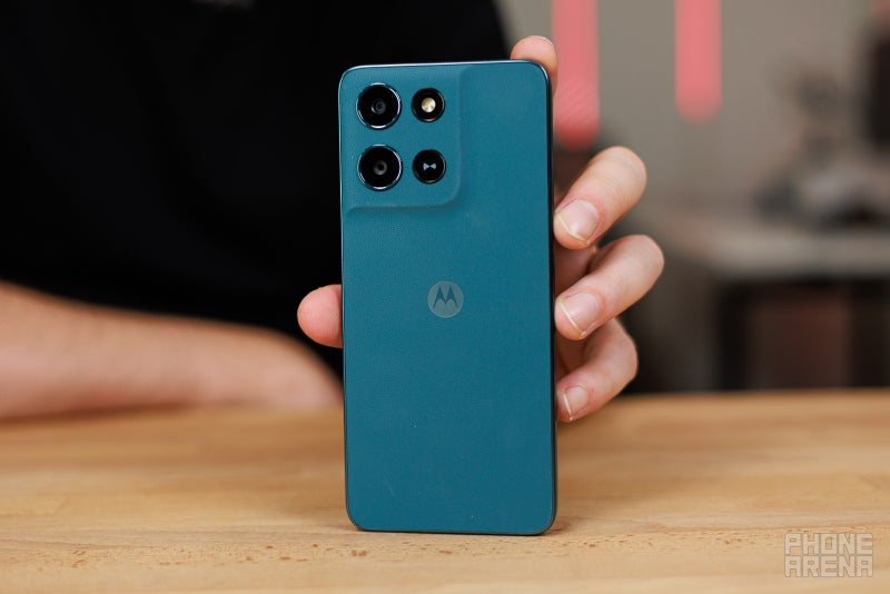 Moto G Play 2026 back in teal.