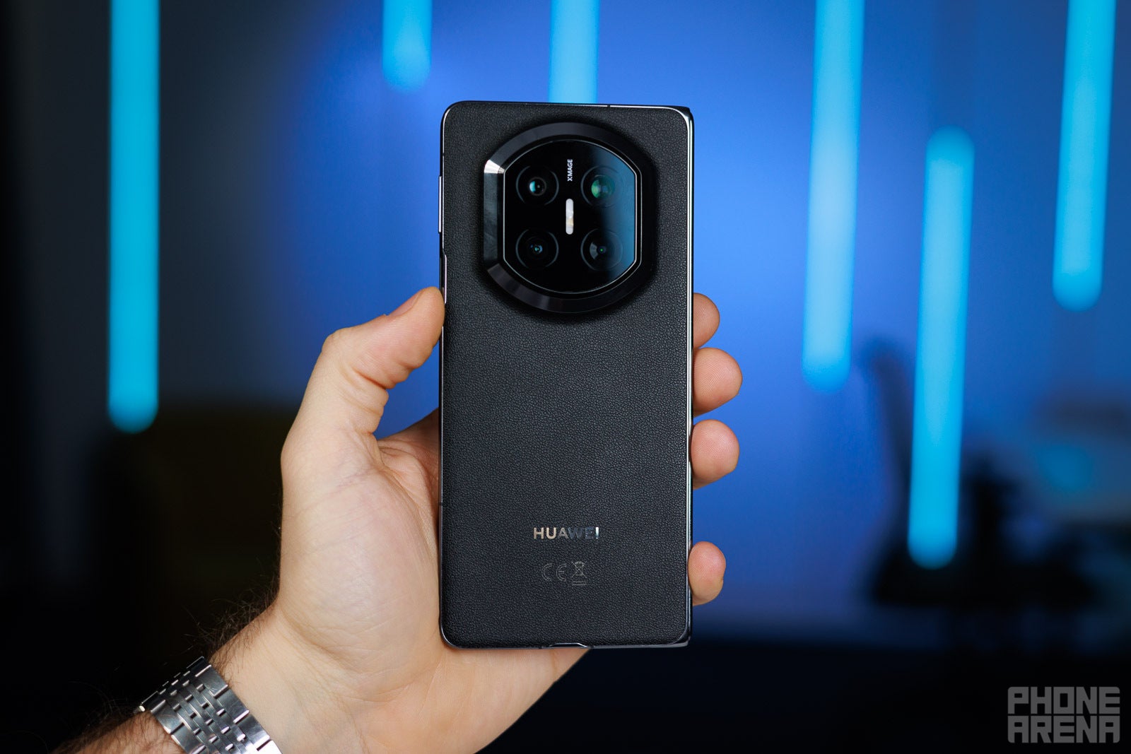 Huawei Mate X7 Review: foldables are getting reassuringly durable