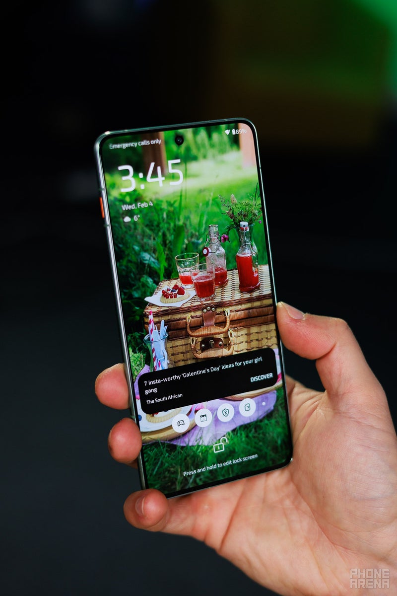 Motorola Edge 70 Review: Finally a thin phone done (mostly) right!