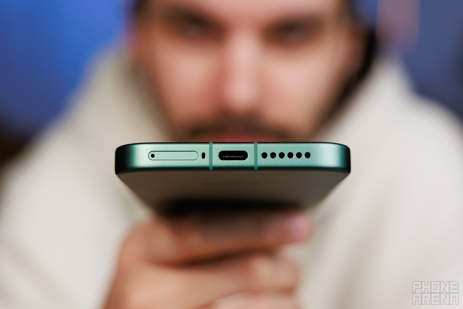 Not very thin, but equipped with a massive battery. | Image by PhoneArena - Xiaomi 17 Review: Formulaic but totally brilliant execution