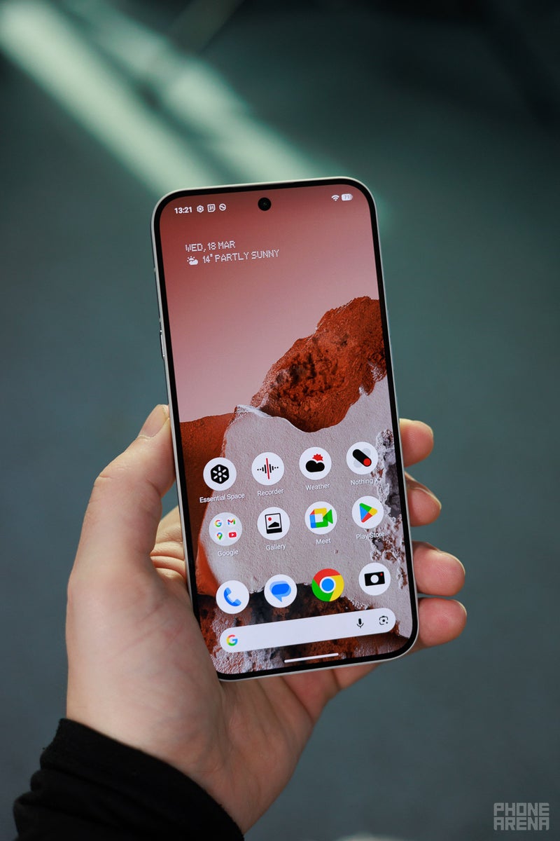 Nothing Phone (4a) Pro review: finally, aluminum unibody again!