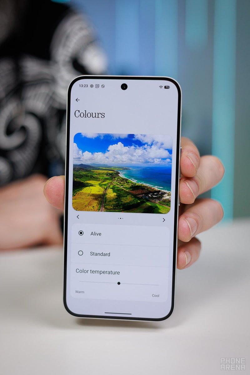 Nothing Phone (4a) Pro review: finally, aluminum unibody again!