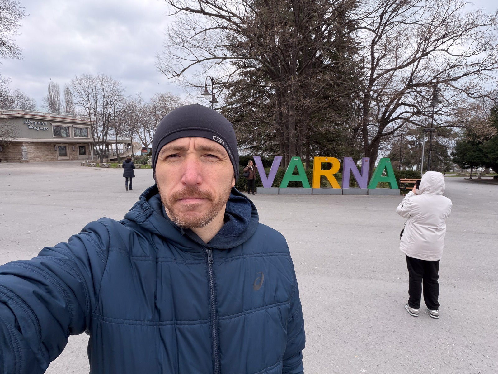 iPhone 17 - Apple iPhone 17e vs iPhone 17: Are the extra $200 worth it?