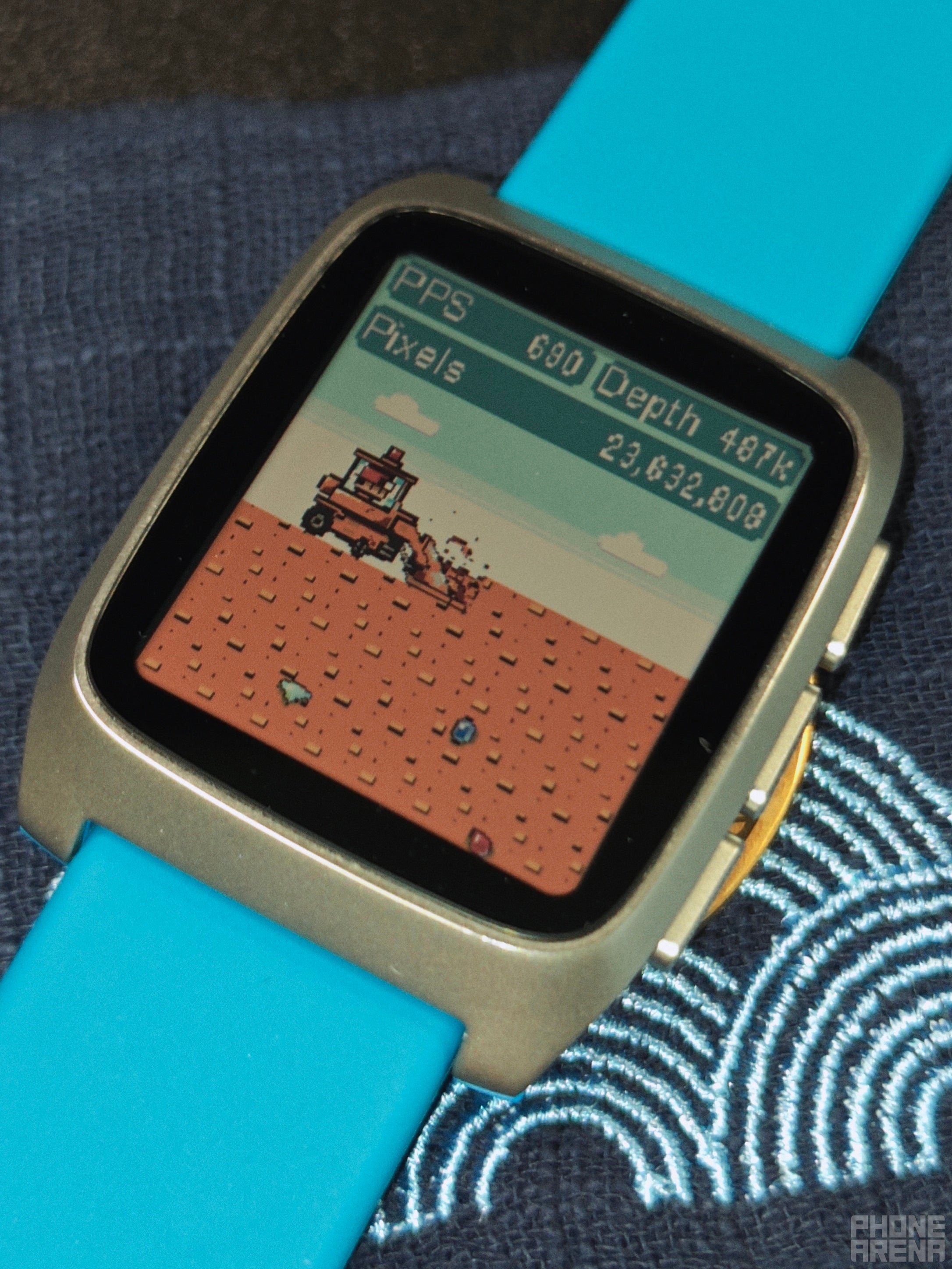 Look at the little dude go! | Image by PhoneArena - Pebble Time 2 review: making tech fun again
