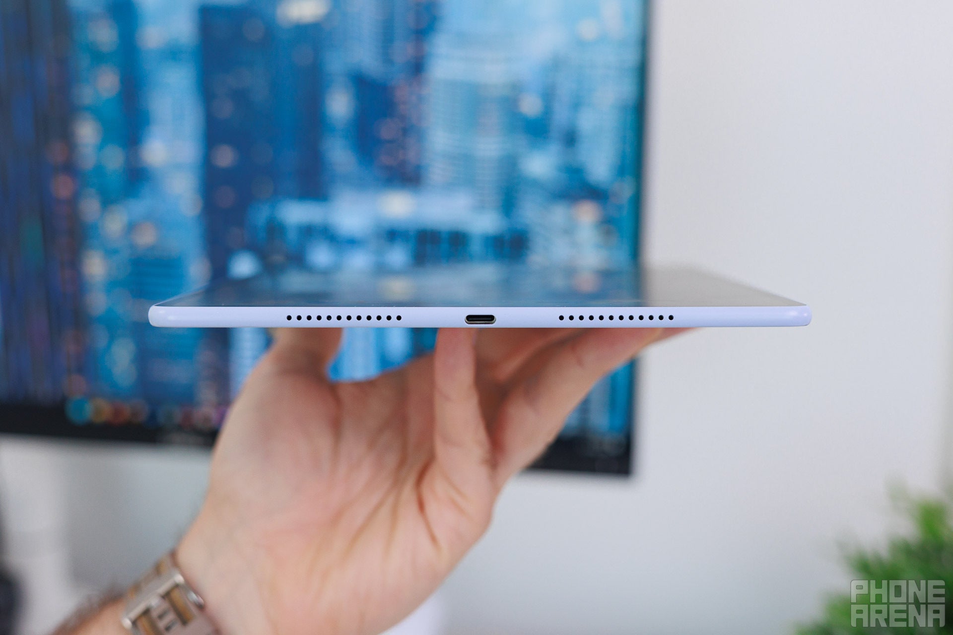 The audio is thick and loud – just how we want it! | Image by PhoneArena - Huawei MatePad Air 2026 Review: A super-likable lightweight tablet