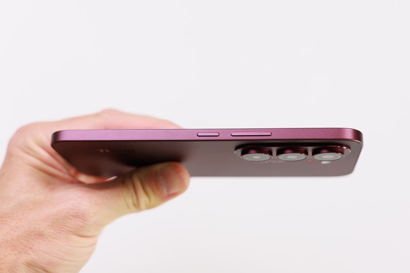 A thin and lightweight phone that feels superb in the hand.