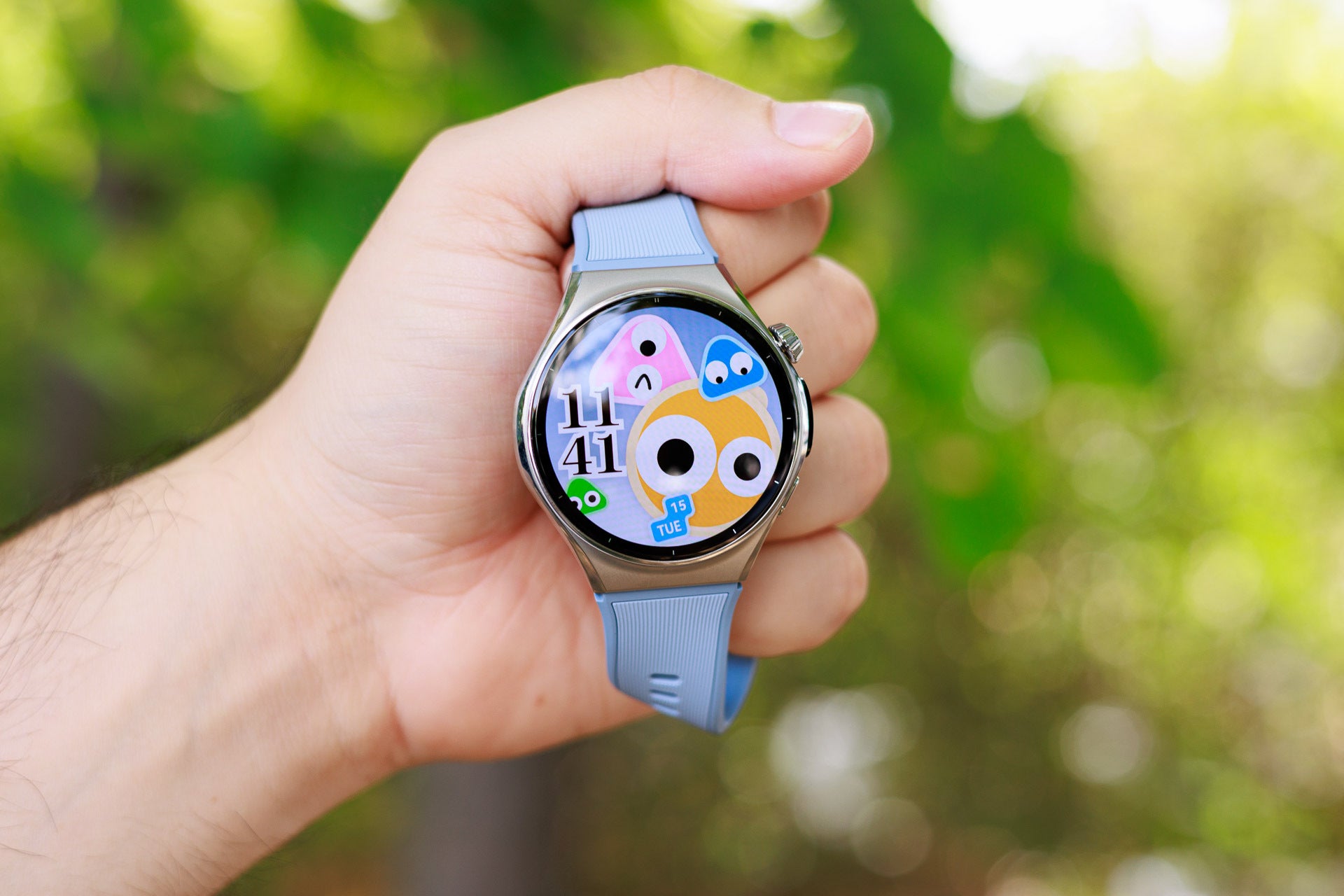 The fluoroelastomer band is soft and offers plenty of adjustment. | Image by PhoneArena - Huawei Watch 6 Review: The best practical smartwach out there?