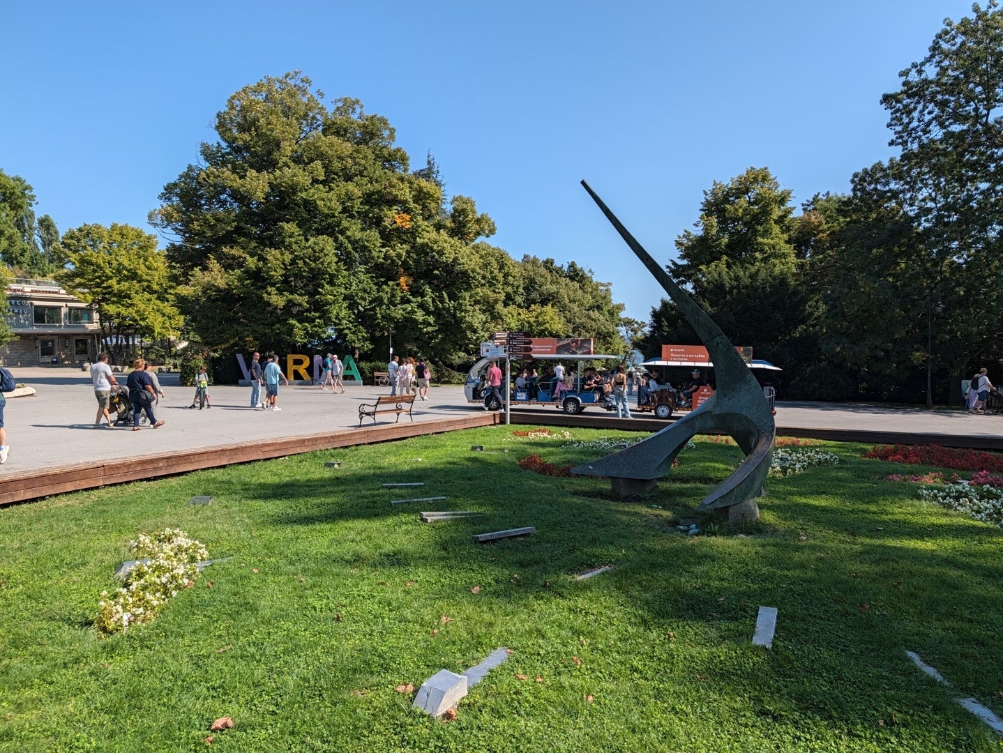 Pixel 11 Pro - | - iPhone 18 Pro vs Pixel 11 Pro: main differences