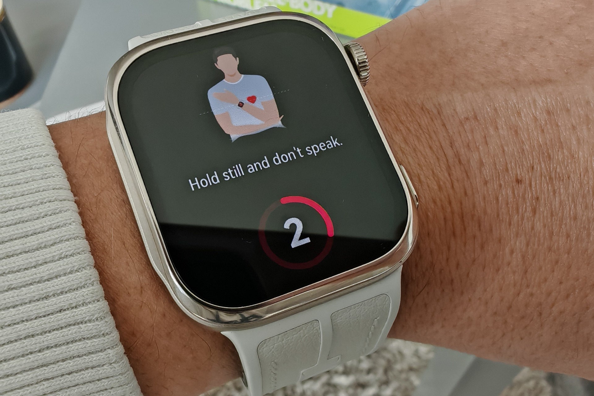 Measuring your blood pressure requires some strict prerequisites for maximum accuracy. | Image by PhoneArena - Huawei Watch D3 review: A health revolution in action
