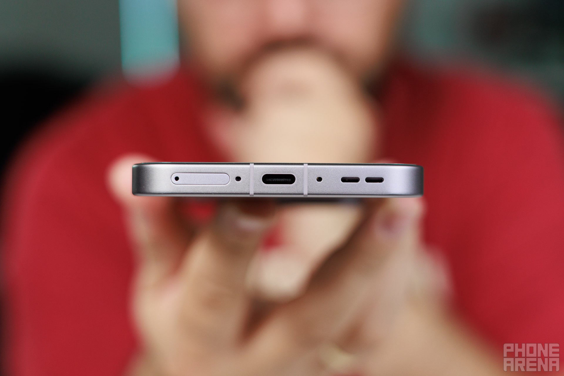The Find X10 Pro Max has USB 3.2 Gen 1 port at the bottom. | Image by PhoneArena - 5Oppo Find X10 Pro Max review: Android perfection ruined by an eye-watering price tag