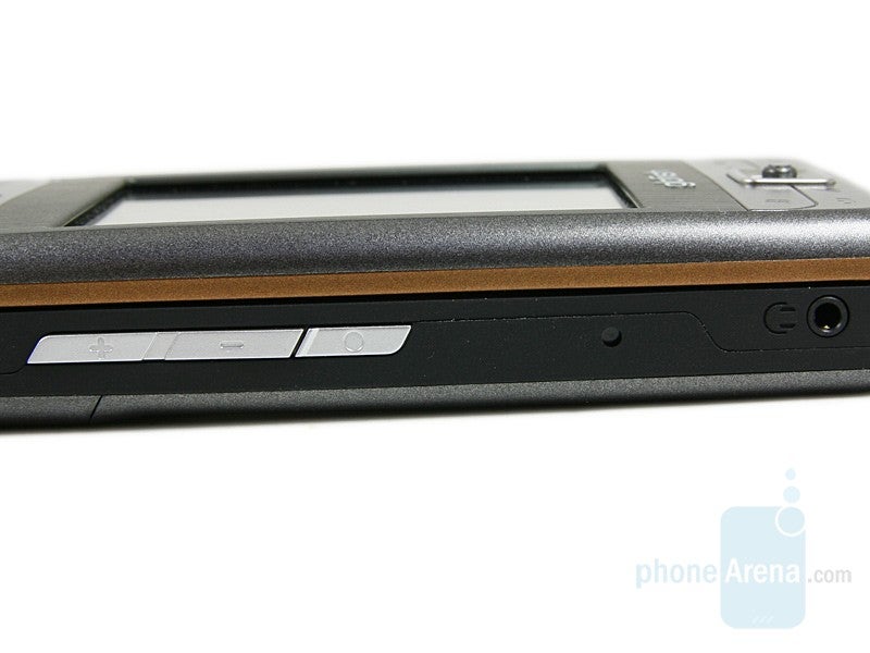 Left side - Eten M800 Review
