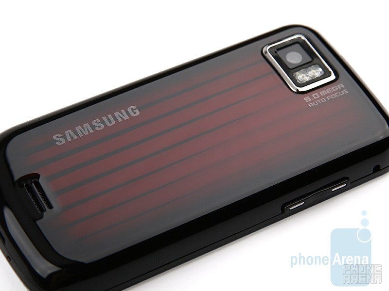 The back side of the Samsung Jet S8000 - Samsung Jet S8000 Preview