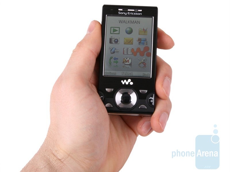 The display looks pleasing with its 2.6 inches. - Sony Ericsson W995 Review