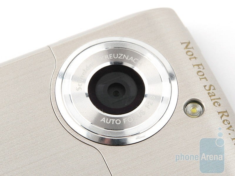 The 8MP camera of LG Viewty Smart GC900 uses aSchneider-Kreuznach optics - LG Viewty Smart GC900 Review