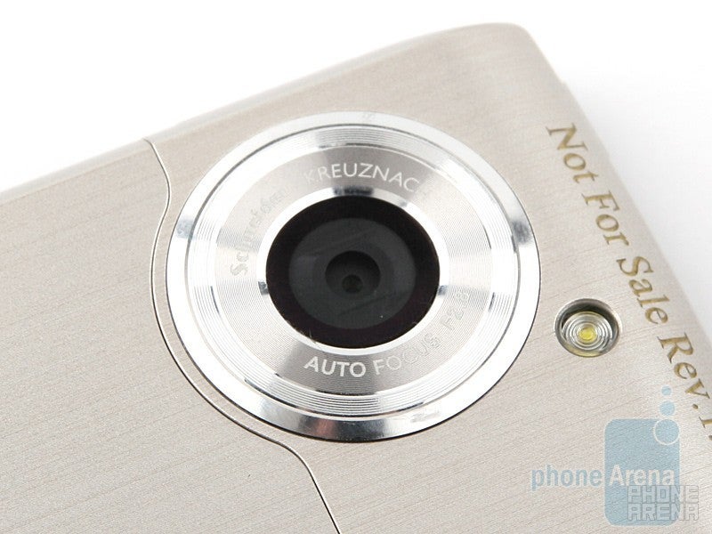 The 8MP camera of LG Viewty Smart GC900 uses aSchneider-Kreuznach optics - LG Viewty Smart GC900 Review