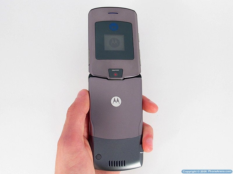 Motorola RAZR V3i Review