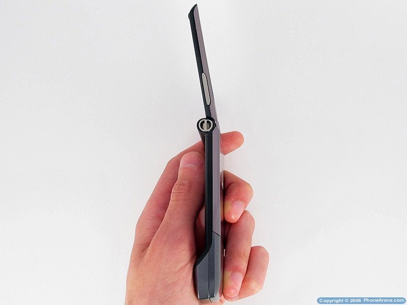 Motorola RAZR V3i Review