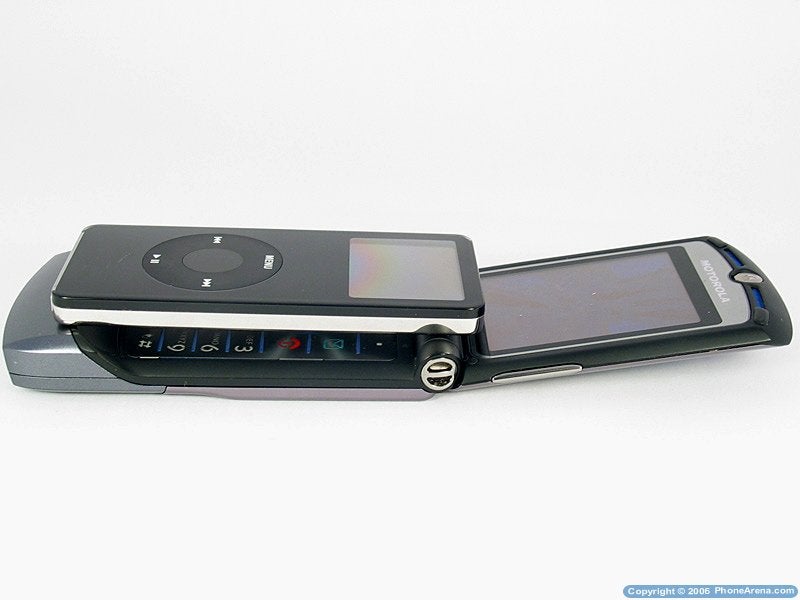 Motorola RAZR V3i Review