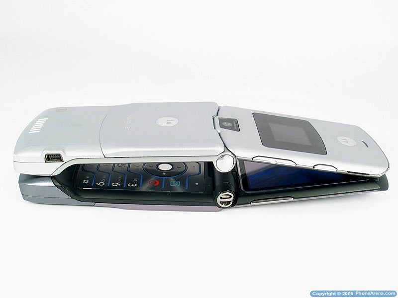 Motorola RAZR V3i Review