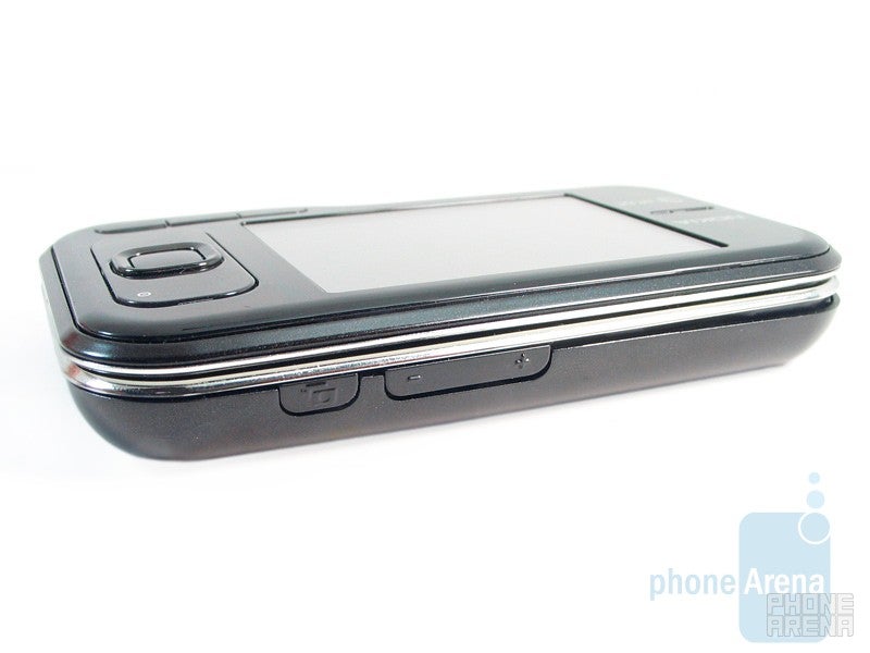 Camera key and volume rocker - Nokia 6790 Surge Review