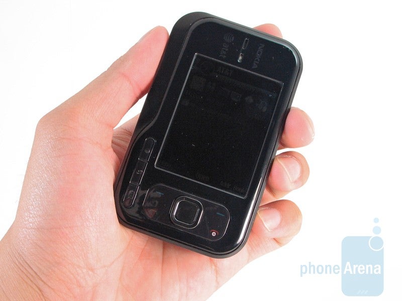 The Nokia 6790 Surge is wider when comparing it to similar side-sliding devices - Nokia 6790 Surge Review