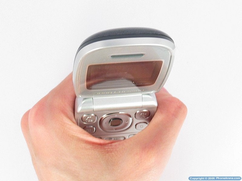 Sony Ericsson Z300 Review