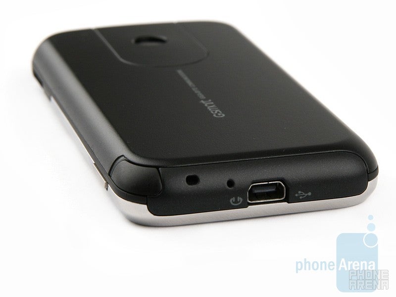 miniUSB port - GIGA-BYTE GSmart S1200 Review