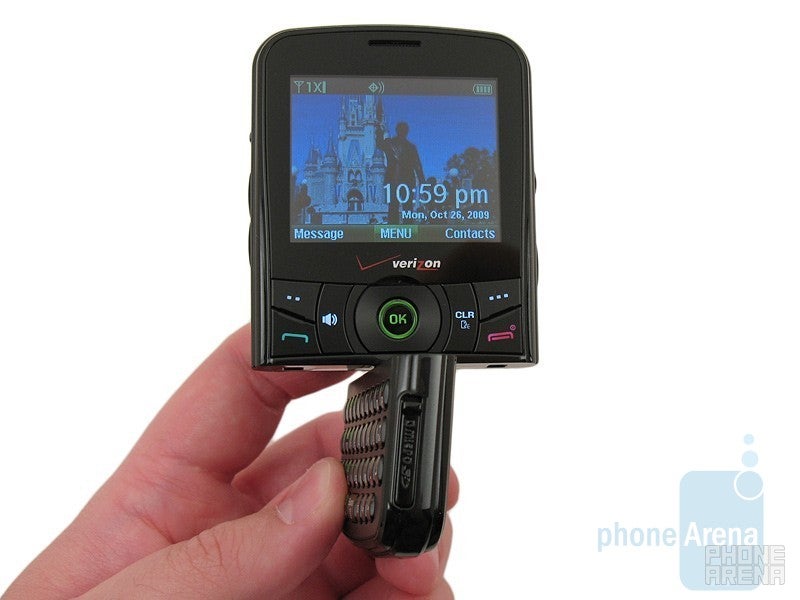 The Verizon Wireless Razzle has a unique 180 degree rotating bottom - Verizon Wireless Razzle Review
