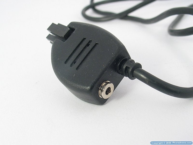 Parrot 3400 LS-GPS Bluetooth Car Kit Review