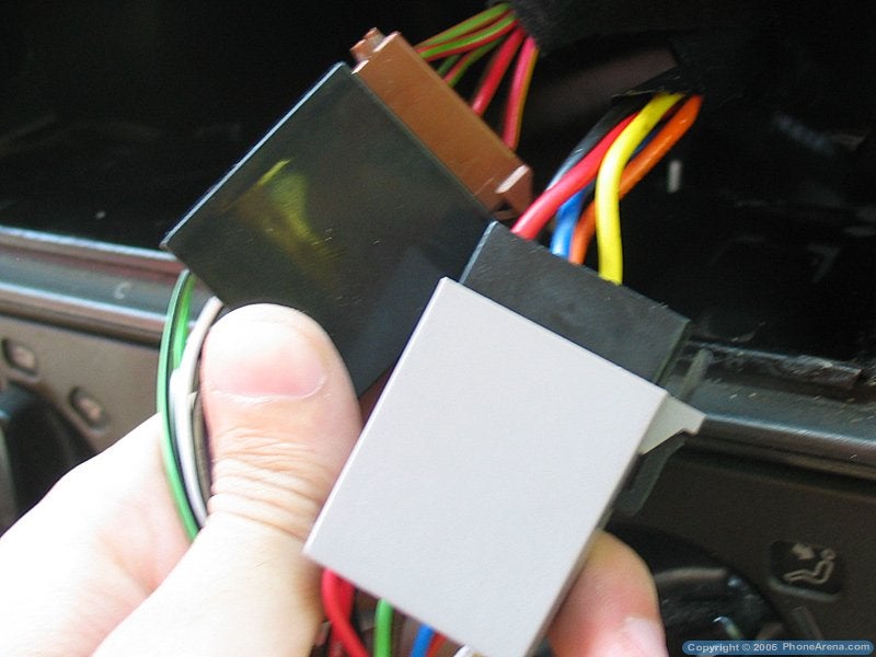Parrot 3400 LS-GPS Bluetooth Car Kit Review