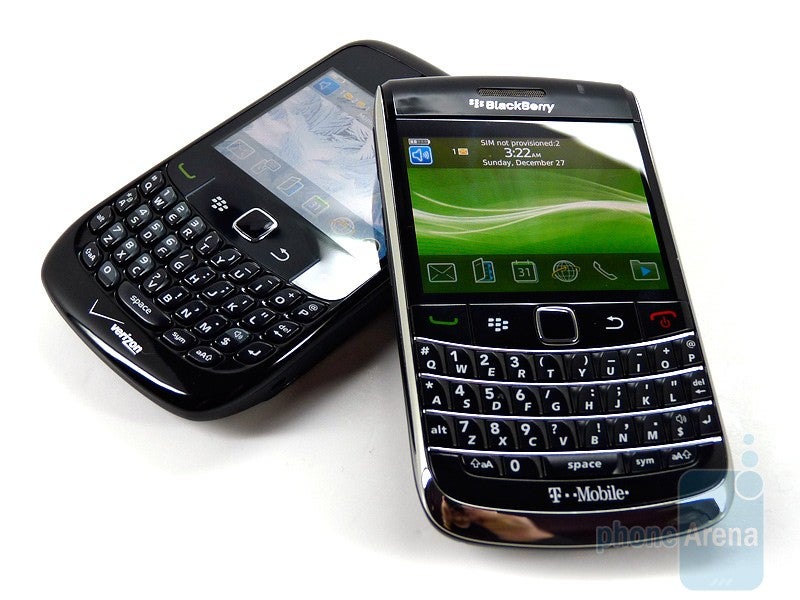 RIM BlackBerry Bold 9700 and Curve 8530: side by side