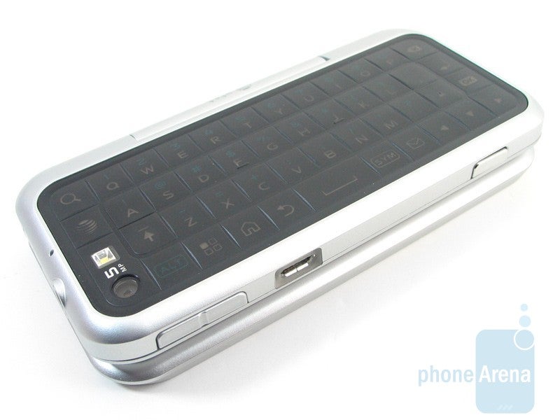 The QWERTY keyboard dominates the faceof the entire back portion on the Motorola BACKFLIP  - Motorola BACKFLIP Review