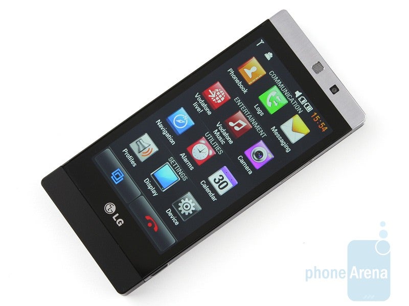 The 3.2-inch display is capacitive - LG Mini GD880 Review