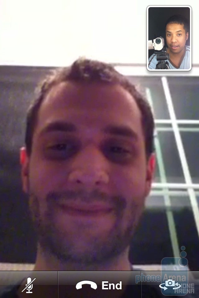 The video chat on iPhone 4 - Samsung Captivate vs. Apple iPhone 4