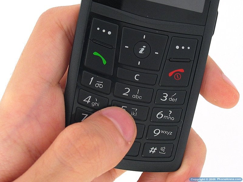 Samsung SGH-X820 Concise Review