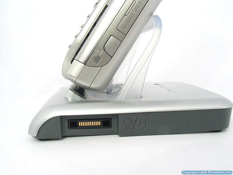 Sony Ericsson P990 Smartphone Review